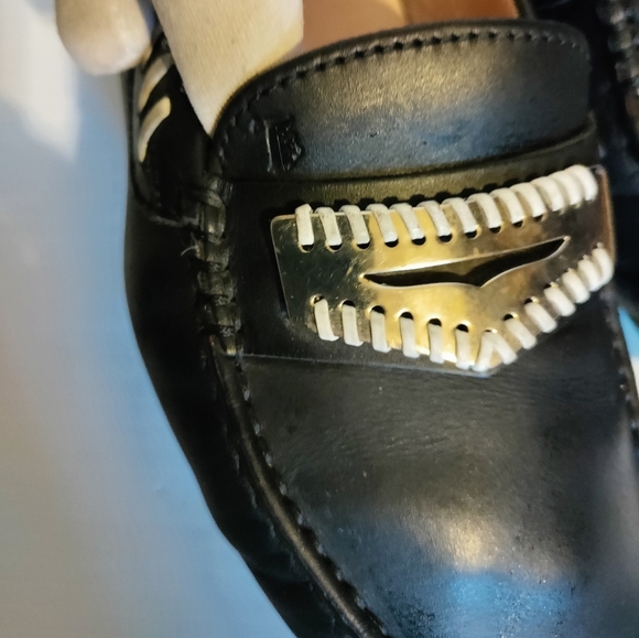 TOD'S Black  LEATHER LOAFERS WITH METAL APPLICATION AND NUBBED RUBBER SOLE 39 - Picture 5 of 14